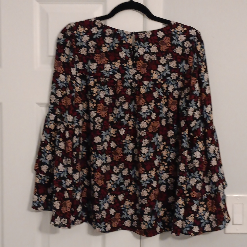 3/$15. Loft semi-sheer Floral Women's Top - Multicolor - Picture 3 of 3